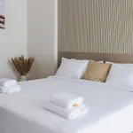 Charmie Queen Std In Infinity Pool & * Navodari