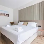 Charmie Queen Std In Infinity Pool & Apartment Navodari