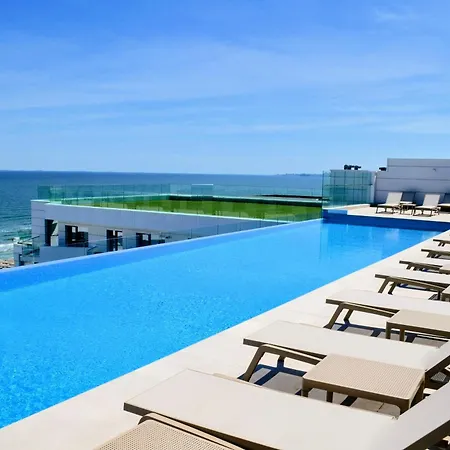Charmie Queen Std In Infinity Pool & *