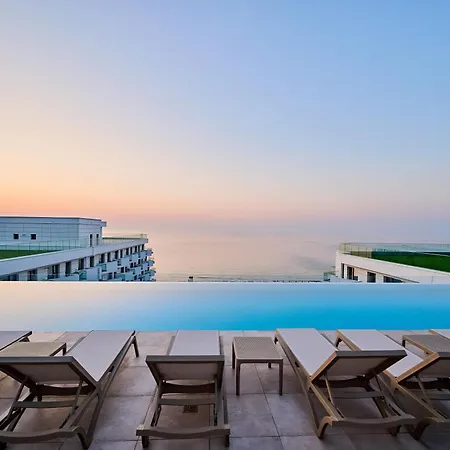 Charmie Queen Std In Infinity Pool & * Năvodari