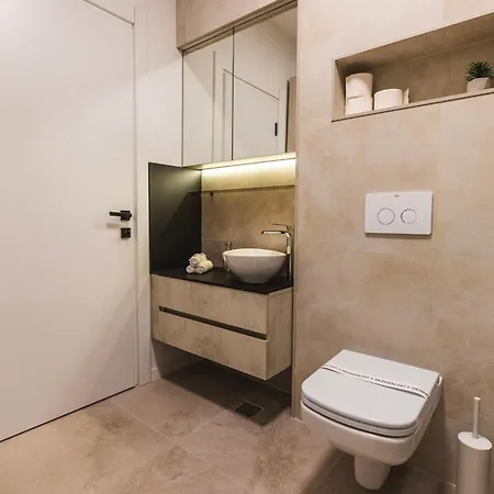 Charmie Queen Std In Infinity Pool & Apartamento